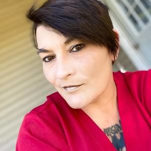 Meet your Posher, Demetria